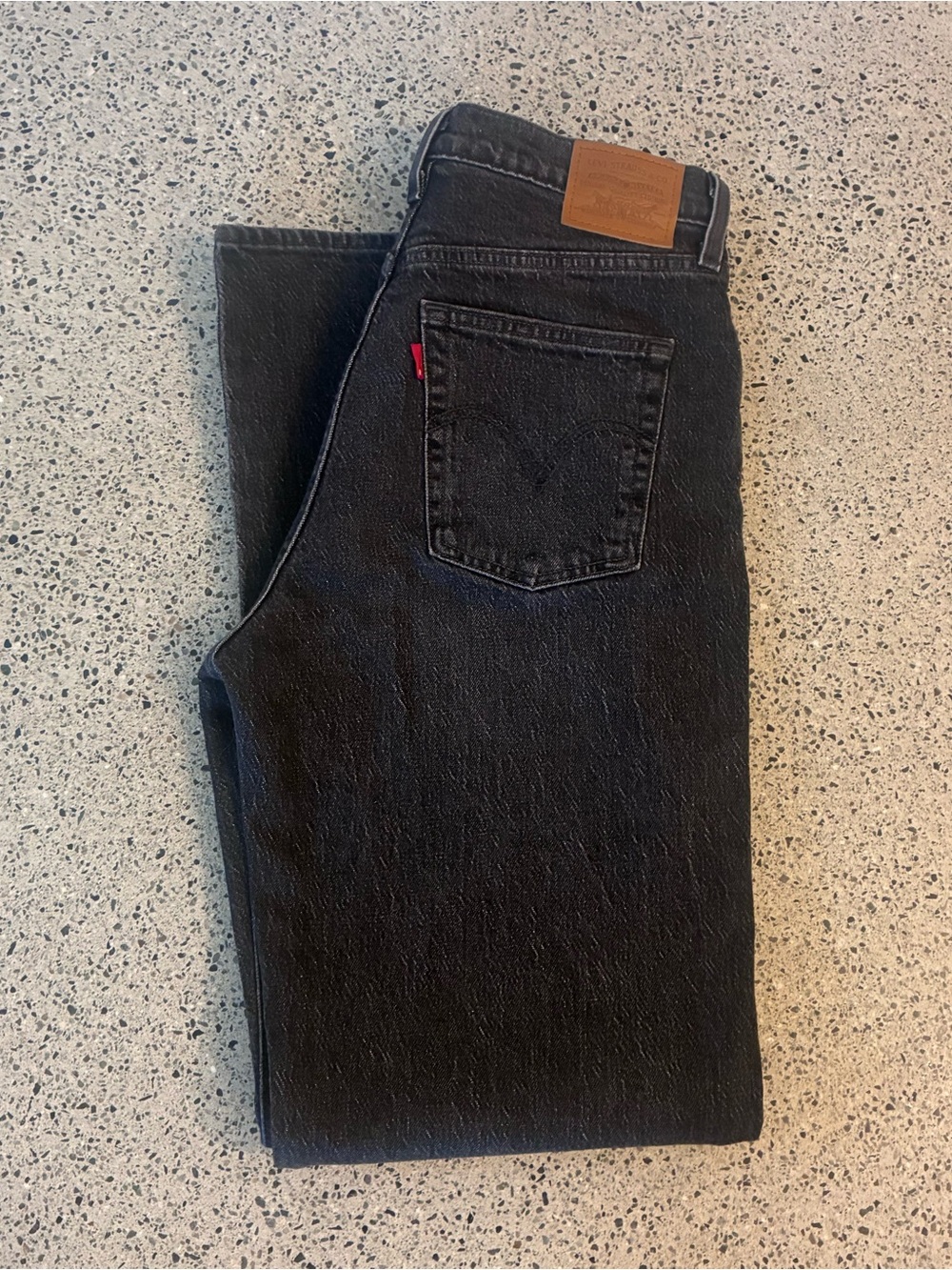Levi's Women's High-Rise Black Straight Jeans